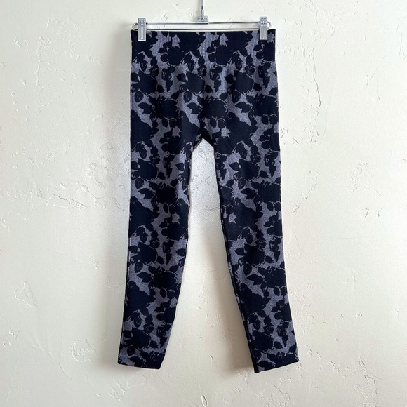 First Looks seamless cropped floral leggings size M/L 10-12 - Picture 1 of 8